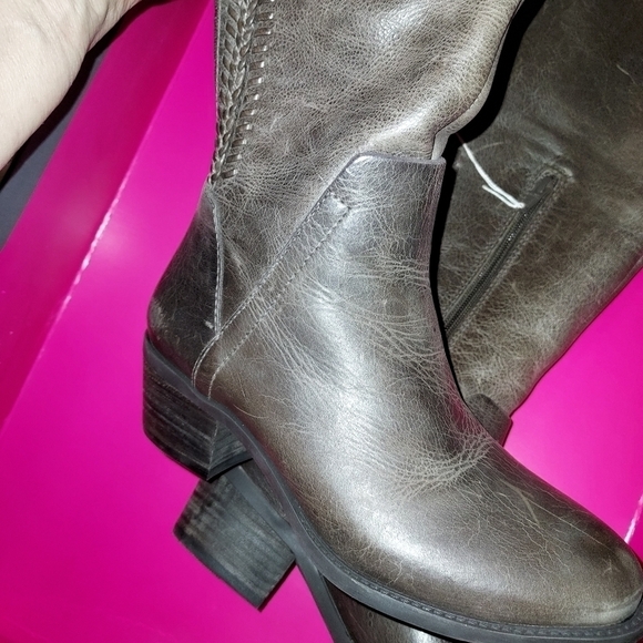 Vince Camuto Bendra Distressed urban boots size 5. Grey is color but looks brown - Picture 12 of 16